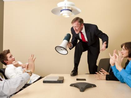 The consequences of office politics also fall | आॅफिसमधील राजकारणाचा पडतो असाही परिणाम The consequences of office politics also fall | आॅफिसमधील राजकारणाचा पडतो असाही परिणाम