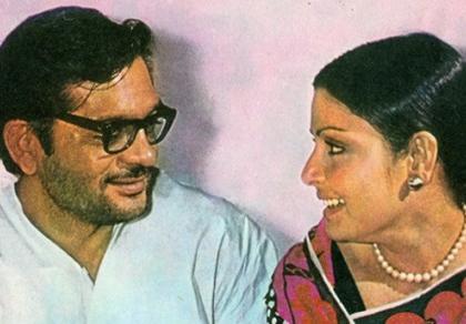 Due to this reason, Gulzar and Rakhi came in the opposite | ​या कारणामुळे गुलजार आणि राखी यांच्यात आला होता दुरावा