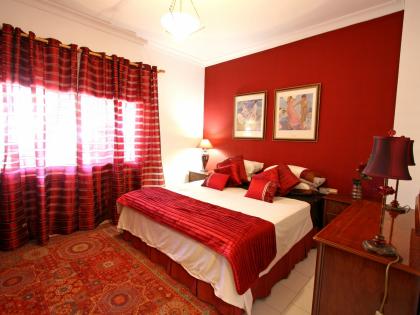 Give a happy married life, bedroom 'red color' | सुखी वैवाहिक जीवनासाठी द्या बेडरुमला ‘लाल रंग’ Give a happy married life, bedroom 'red color' | सुखी वैवाहिक जीवनासाठी द्या बेडरुमला ‘लाल रंग’