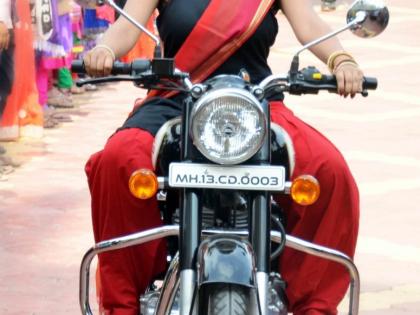 ‘आर्ची’ फॅन्समुळं उद्योगमंत्री ‘सैराट’,.. 'झिंगाट'