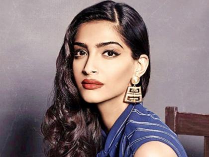 #HappyBirthdaySonamKapoor: You will be surprised to read but Sonam Kapoor has done a hotel in Waiter's work | #HappyBirthdaySonamKapoor: तुम्हाला वाचून आश्चर्य वाटेल पण सोनम कपूरने हॉटेलमध्ये केले आहे वेटरचे काम