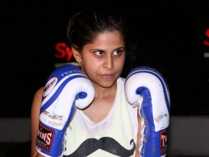 #MeToo Boxing Gloves at Sai Tamhankar! | #MeToo म्हणून सई ताम्हणकरच्या हाती बॉक्सिंग ग्लब्ज!