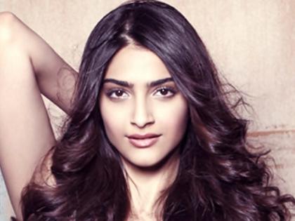 सोनमने ‘या’ फोटोतून शेअर केल्या जुन्या आठवणी!