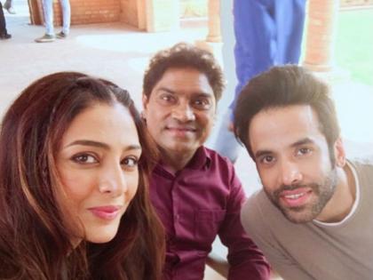 Tussauds Tusshar Kapoor, Johnny Lever set to share selfie with 'Golmaal Again' | तब्बूने ‘गोलमाल अगेन’च्या सेटवरील तुषार कपूर, जॉनी लिव्हरसोबतचा सेल्फी केला शेअर!