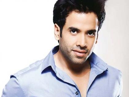 Before the filming of Tusshar Kapoor, it was written by the director to direct the film | ​तुषार कपूरने अभिनयक्षेत्रात येण्यापूर्वी या दिग्दर्शकाकडे गिरवले होते दिग्दर्शनाचे धडे