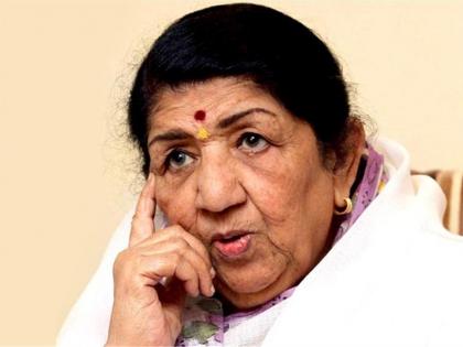 OMG: Lata Mangeshkar did not do this song due to 'marriage'! | OMG : ‘या’ कारणाने गानसम्राज्ञी लता मंगेशकर यांनी केले नाही लग्न !