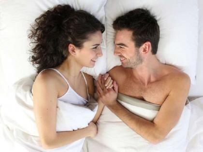 INTERESTING: Understanding sleep, how much is love between husband and wife? | INTERESTING : ​झोपण्याच्या पद्धतीवरुन समजते, पती-पत्नींमध्ये किती प्रेम आहे?