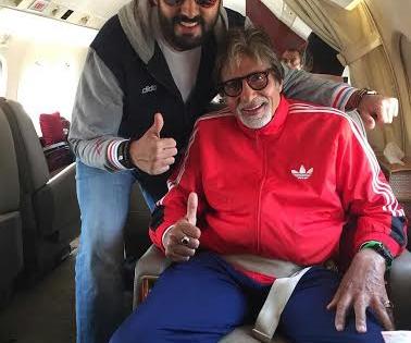 Bachchan father-son's cricketing | ​बच्चन पिता-पुत्राची क्रिकेटवारी