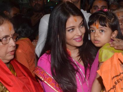 Aishwarya and Aryadan took Ganapati philosophy | ऐश्वर्या व आराध्याने घेतले गणपती दर्शन