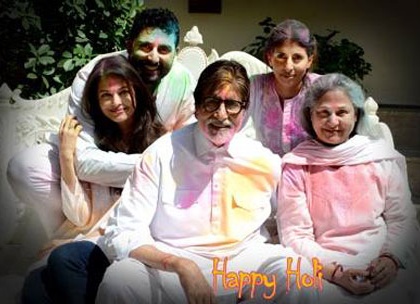 This year, Amitabh Bachchan's home will not be played at Rangpanchi this year | ​या कारणामुळे अमिताभ बच्चन यांच्या घरी यंदा रंगपंचमी खेळली जाणार नाही