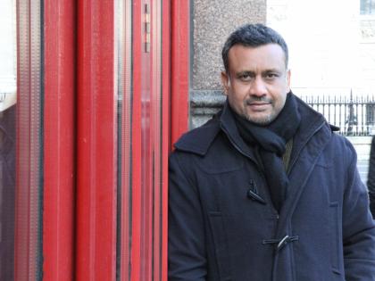 प्रस्थापित कलाकारांसोबत काम करण्याची दिग्दर्शक अनुभव सिन्हांना का वाटते भीती?