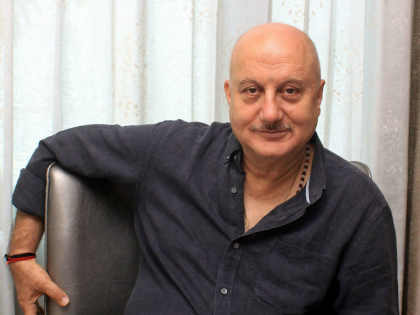 The journey of Anupam Kher's recent journey | अनुपम खेर यांचा आजवरचा सिनेसृष्टीतील प्रवास