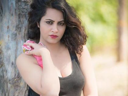 ​बिग बॉस 11 फेम अर्शी खान सांगतेय त्या रात्री घडले होते असे काही...