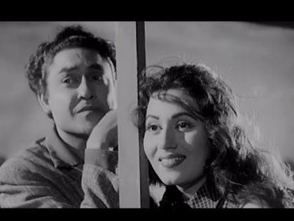 Ashok Kumar's love affair's 'Zuk Zuk Gadi' | अशोक कुमार यांच्या प्रेमप्रकरणांची ‘झुक झुक गाडी’