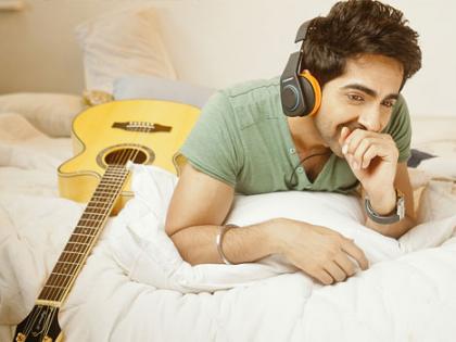 ​आयुष्यमानचा आईसाठी आगळावेगळा संदेश...