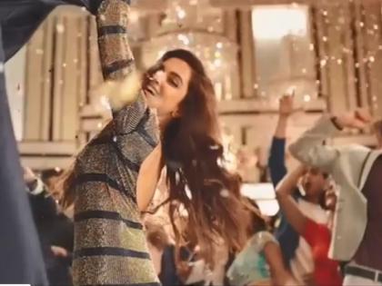 WATCH: Captain Kulinder Singh Dhoni's 'Dhan Dhana Dhan' dance at the lock of Deepika Padukone! | WATCH : ​दीपिका पादुकोणच्या तालावर कॅप्टन कुल महेन्द्र सिंह धोनीचा ‘धन धना धन’ डान्स!