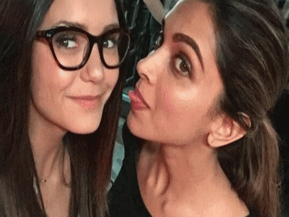 Deepika with Nina Selfie | निनासोबत दिपीकाचा सेल्फी