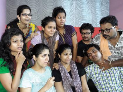 कॉमेडीची बुलेट ट्रेन रंगमंचावर