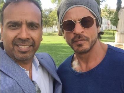 shahrukh khan with fan