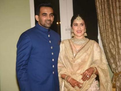 INSIDE VIDEO: Zaheer Khan and Sagarika Ghatge's Grand Reception, Virat and Anushakki Jalwa! Virat banaya dhammala dance !! | INSIDE VIDEO : ​जहीर खान व सागरिका घाटगेच्या ग्रॅण्ड रिसेप्शनमध्ये विराट व अनुष्काचा जलवा! विराटने केला धम्माल डान्स!!