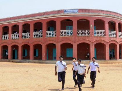India's private school-college | भारतीयांचा कल खासगी शाळा-कॉलेजकडे India's private school-college | भारतीयांचा कल खासगी शाळा-कॉलेजकडे
