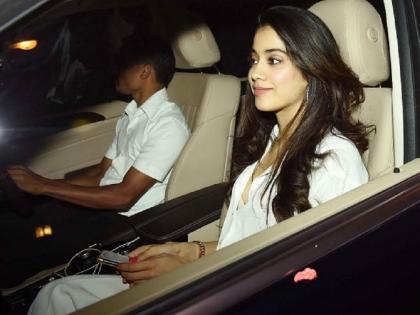 HOT PICS : अंबानीच्या पार्टीत पोहोचली श्रीदेवीची लाडकी लेक जान्हवी कपूर!