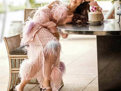 Kareena Kapoor says she will work for another 20 years! | करिना कपूर म्हणे, आणखीन 20 वर्षे ती चित्रपटात काम करणार !