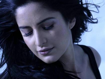 Katrina Kaif's melodious tears turned to the photographer !! | ​कॅटरिना कैफचा राग अनावर, फोटोग्राफरला केले बॅन!!