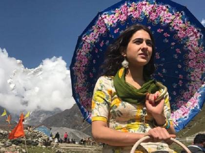 Saif's daughter Sarah Ali Khan to appear in such a simple look in 'Kedarnath' | ​‘केदारनाथ’मध्ये अशा सिंपल लूकमध्ये दिसणार सैफची मुलगी सारा अली खान!