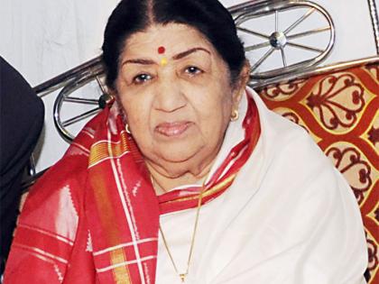 Lata Mangeshkar tweeted, 'Pray for Goddess Dileepkumarji! | लता मंगेशकर यांचे ट्विट, ‘दिलीपकुमारजींच्या प्रकृतीत सुधारणा व्हावी, हीच ईश्वरचरणी प्रार्थना’!