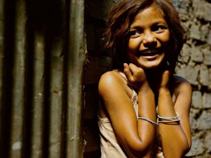 ‘स्लमडॉग मिलिनेयर’मधील लहानगी लतिका तुम्हाला आठवते काय?, आता पहा कशी दिसते!