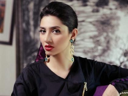 Mahira Khan's controversial video viral; She says, 'Who will get inspiration from Bollywood?' | माहिरा खानचा वादग्रस्त व्हिडीओ व्हायरल; ती म्हणते,‘ बॉलिवूडपासून कुणाला मिळेल प्रेरणा?’