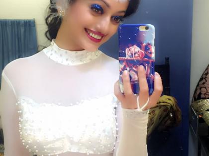 मानसी चालली कुठे परीचा ड्रेस घालून ?