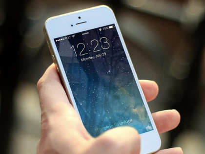 The iPhone's battery will last longer | आयफोनची बॅटरी दीर्घकाळ चालेल The iPhone's battery will last longer | आयफोनची बॅटरी दीर्घकाळ चालेल
