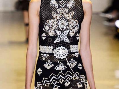 To stay ahead of fashion | फॅशनमध्ये आघाडीवर राहण्यासाठी To stay ahead of fashion | फॅशनमध्ये आघाडीवर राहण्यासाठी