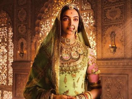 Padmavati's 'Padmavat' despite the controversy! Dynasty targets the sensor board !! | ​‘पद्मावती’चे ‘पद्मावत’ होऊनही वाद थांबेना! राजघराण्याने केले सेन्सॉर बोर्डाला लक्ष्य!!