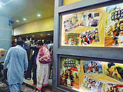 pakistan removes ban from-Bollywood films