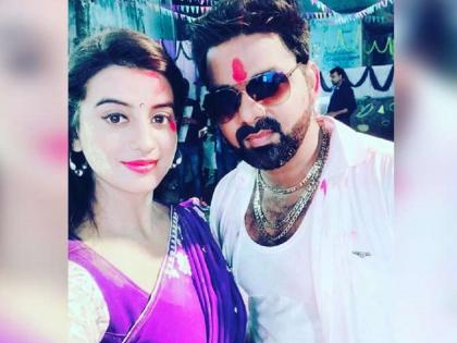 ​भोजपुरी सुपरस्टार पवन सिंहची को-स्टार अक्षरा सिंहला बेदम मारहाण; केस पकडून डोके भिंतीवर आदळले!!
