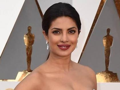 Priyanka decided to release Hollywood movie !! | ​प्रियांकाने हॉलिवूड चित्रपट सोडण्याचा घेतला निर्णय !!