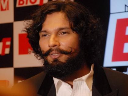 Randeep Hooda said, "A woman has sex with sex, is she a prostitute? | रणदीप हुड्डा म्हणाला, एखाद्या महिलेने सेक्स एन्जॉय केला म्हणजे ती वेश्या आहे काय?