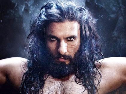 The whole team of Padmavati is angry ... Ranveer Singh too! Read what is the reason !! | ​ नाराज आहे ‘पद्मावती’ची अख्खी टीम...रणवीर सिंग सुद्धा रागात! वाचा काय आहे कारण!!