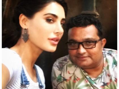 नर्गिसचा बॅन्जो संबंधी पहिला फोटो