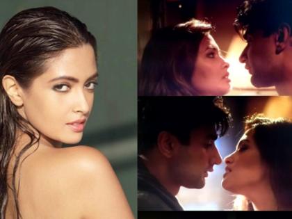 LEAKED!! Ragini MMS Returnsमधील रिया सेनचा हॉट लवमेकिंग व्हिडिओ viral