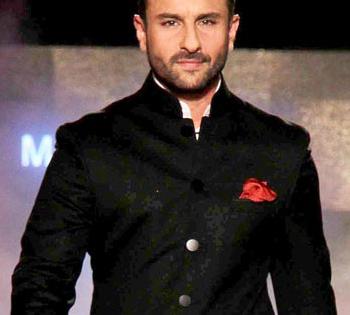 Saif Ali Khan's Rumpwalk | सैफअली खानचं रॅम्पवॉक