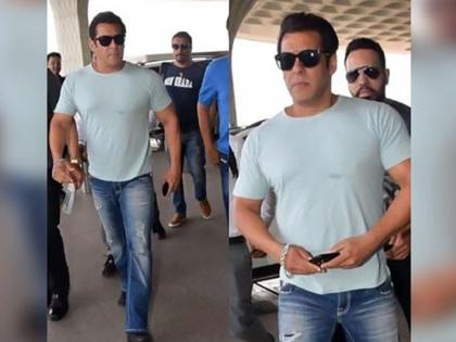 Blackbuck Poaching Case: Salman Khan went to Jodhpur for Monday's hearing, watch the video! | Blackbuck Poaching Case : सोमवारच्या सुनावणीसाठी जोधपूरला रवाना झाला सलमान खान, पाहा व्हिडीओ!