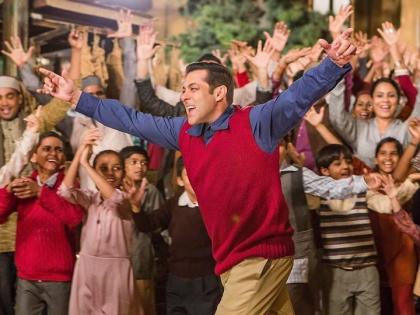 During the show of 'tubelight', the film broke out in theaters; Nine people arrested | ​‘ट्यूबलाईट’च्या शोदरम्यान चित्रपटगृहांत फोडले फटाके; नऊ जणांना अटक