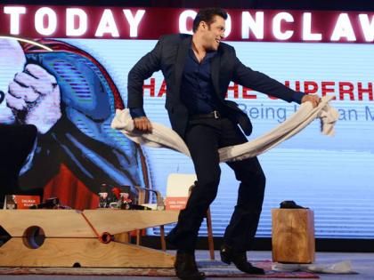 Dwivedi 'copy' of Salman Khan! | द्वेनेनी केली सलमानची ‘कॉपी’!