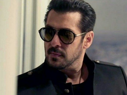 Salman Khan, who has come to life because of Jackie Shroff, has forgotten the moment ... | ​जॅकी श्रॉफमुळे सलमान खानच्या आयुष्यात आला होता तो लाजिरवाणा क्षण... सलमान आजही विसरू शकला नाही तो दिवस