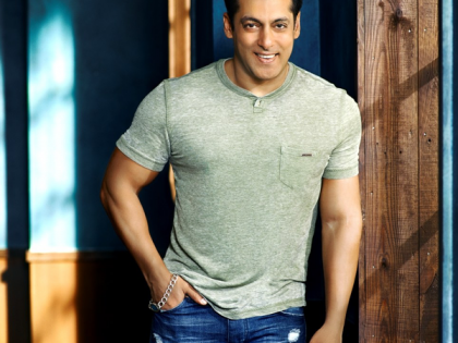 Which film's brother-in-waiting Salman is waiting, will the promotion of Bigg Boss house? | कोणत्या सिनेमाची भाईजान सलमानला आहे प्रतीक्षा,बिग बॉसच्या घरात करणार का प्रमोशन ?