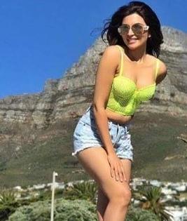 shama sikander hot pictures